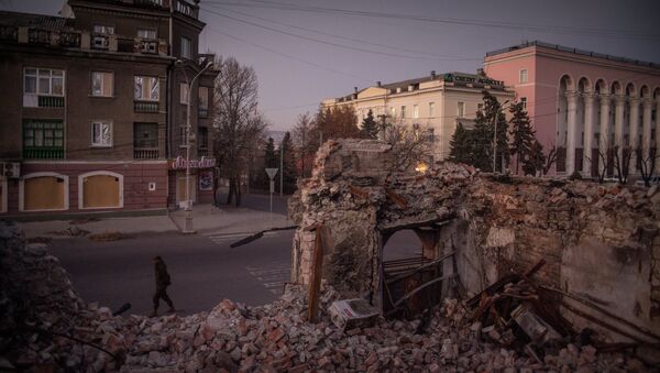 Вид на одну из улиц в Луганске. Архивное фото. - Sputnik Абхазия