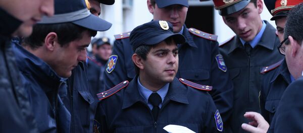 На утреннем построении в МВД. Фото с места события. - Sputnik Абхазия