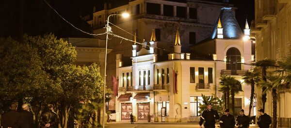 Набережная махаджиров. Вечерний Сухум. - Sputnik Абхазия