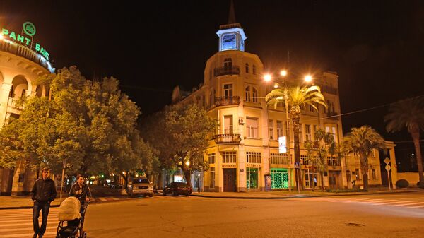 Проспект Леона. Администрация г.Сухум. Вечерний Сухум. - Sputnik Абхазия