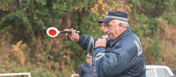 Сотрудники милиции на посту ГАИ в Верхней Эшере - Sputnik Абхазия