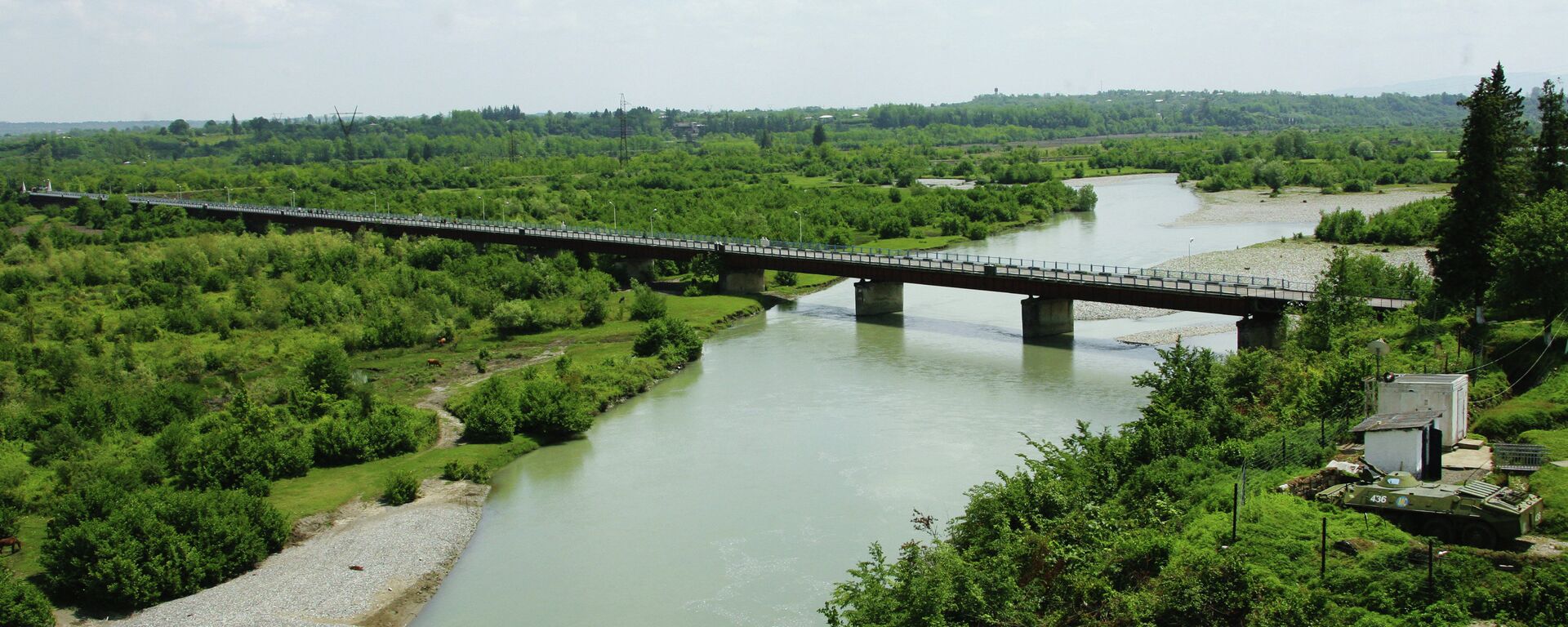 Мост на реке Ингур, соединяющий Грузию с Абхазией. Архивное фото. - Sputnik Абхазия, 1920, 07.04.2021