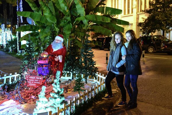 Новогоднее настроение в Сухуме - Sputnik Абхазия