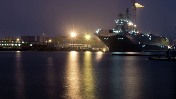 Cудостроительный завод фирмы STX Europe в городе Сен-Назер - Sputnik Аҧсны