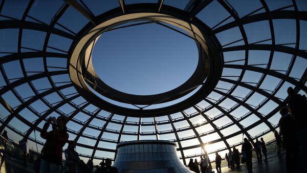 Купол над зданием Рейхстага в Берлине - Sputnik Абхазия