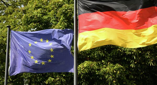 Флаги Евросоюза и Германии в Берлине - Sputnik Абхазия
