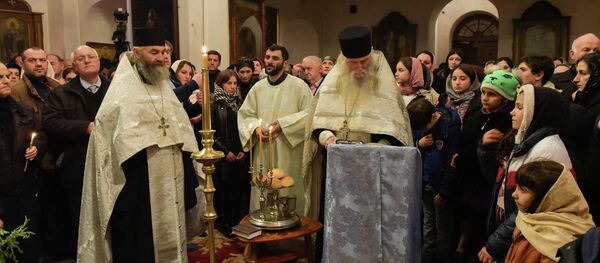 Рождественское Богослужение в Сухумском кафедральном соборе Благовещения Пресвятой Богородицы Рождественское Богослужение в Сухумском кафедральном соборе Благовещения Пресвятой Богородицы - Sputnik Абхазия
