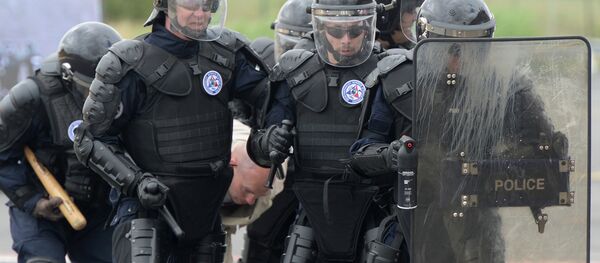 Сотрудники французской полиции. Архивное фото. Сотрудники французской полиции. Архивное фото. - Sputnik Абхазия