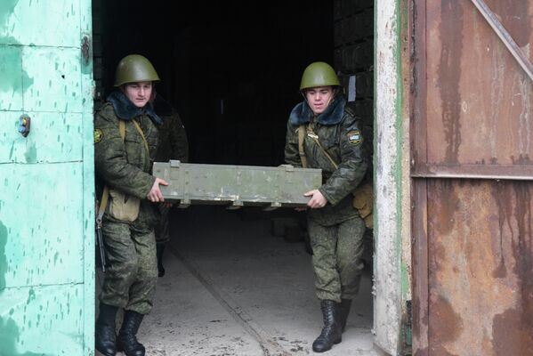 Абхазские военные проводят зимние тактические занятия - Sputnik Абхазия