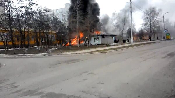 Взрывы, крики, горящие дома – артобстрел Мариуполя и его последствия - Sputnik Абхазия