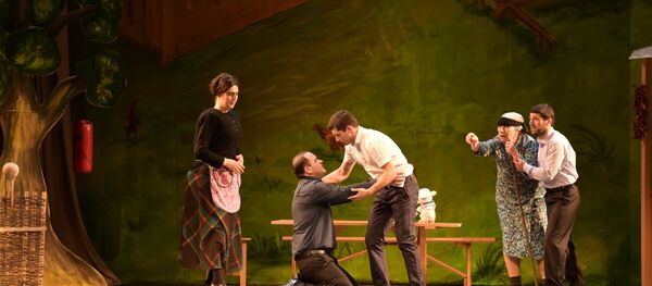 Пьеса «Кукла» в исполнении Абхазского государственного молодежного театра. Пьеса «Кукла» в исполнении Абхазского государственного молодежного театра. - Sputnik Абхазия