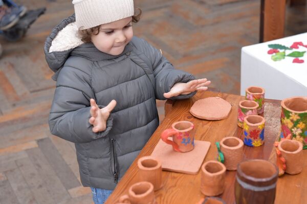 Выставка глиняных работ детей с ограниченными возможностями проходит в Сухуме - Sputnik Аҧсны