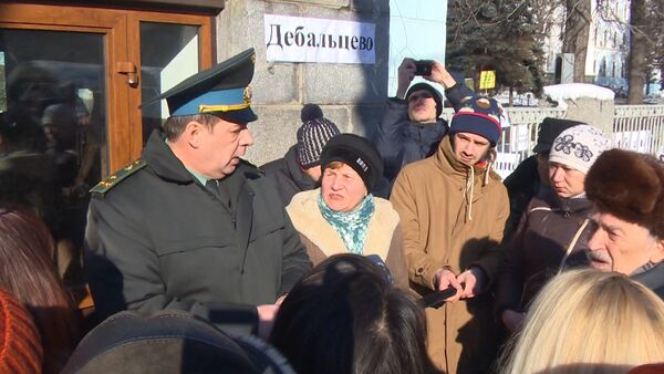 Родственники военных на акции в Киеве требовали помочь солдатам в Дебальцево - Sputnik Абхазия