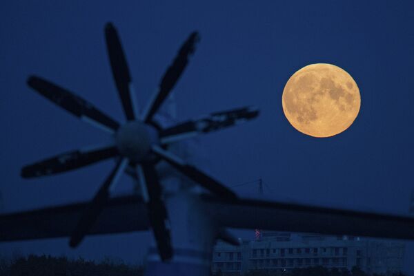 Луна - Sputnik Абхазия