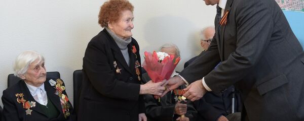 Уполномоченный посол РФ В РА Семен Григорьев вручил награды ветеранам ВОВ в Сухуме. Фото с места события. Уполномоченный посол РФ В РА Семен Григорьев вручил награды ветеранам ВОВ в Сухуме. Фото с места события. - Sputnik Абхазия