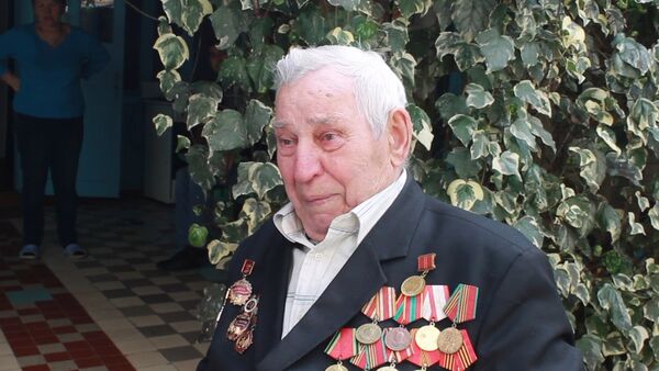 Ветеран Петр Гребенюк вспоминает о первом пережитом им налете немецкой авиации - Sputnik Абхазия