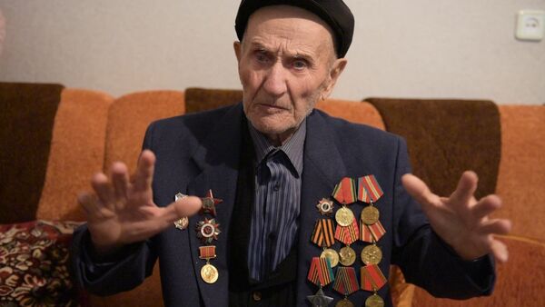 Ветеран Терзян рассказал о том, как его эшелон попал в ловушку бандеровцев - Sputnik Абхазия