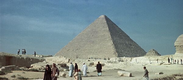 Пирамида Хеопса в Гизе Пирамида Хеопса в Гизе - Sputnik Абхазия