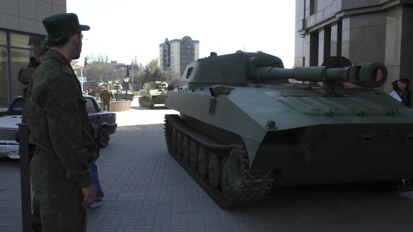 Военные ДНР показали подготовленную для парада Победы технику - Sputnik Абхазия