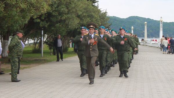Школьники из Сухума показали лучшую строевую выучку - Sputnik Абхазия