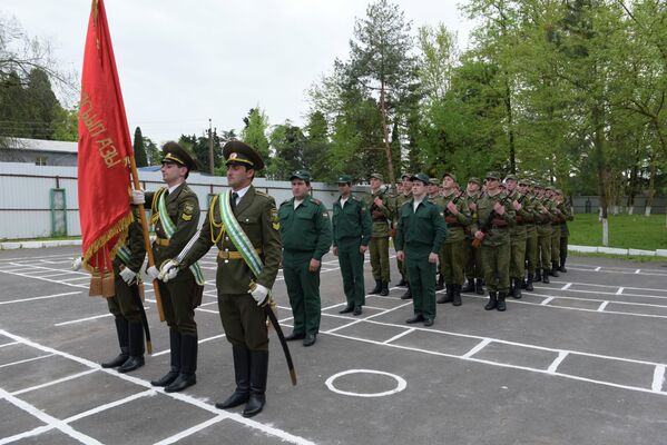 Репитиция СВОКУ ко дню победы в ВОВ - Sputnik Абхазия
