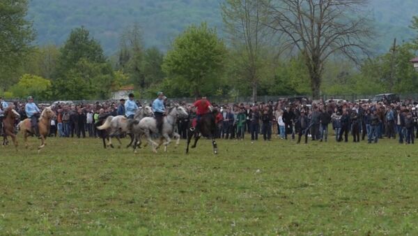 Конно-спортивные игры в селе Дурипш, посвященные 70-летию победы в Вел - Sputnik Абхазия