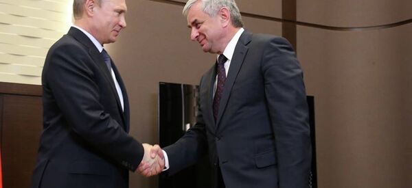 Рауль Хаджимба и Владимир Путин Рауль Хаджимба и Владимир Путин - Sputnik Абхазия