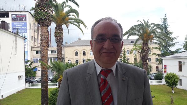 Председатель Федерации абхазских культурных центров в Турции Ченгиз Коч Ашуба - Sputnik Абхазия