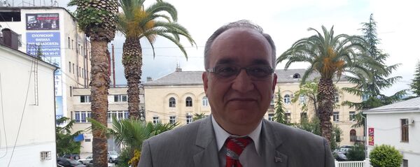 Ҭырқәтәыла еиҿкаау аԥсуаа ркультуратә хеидкылақәа рфедерациа аиҳабы Џьенгьиз Коч Ашәба Ҭырқәтәыла еиҿкаау аԥсуаа ркультуратә хеидкылақәа рфедерациа аиҳабы Џьенгьиз Коч Ашәба - Sputnik Аҧсны