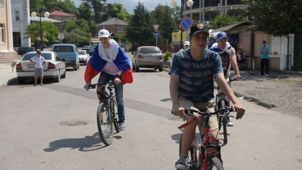 Велопробег в честь Дня России прошел на набережной - Sputnik Абхазия
