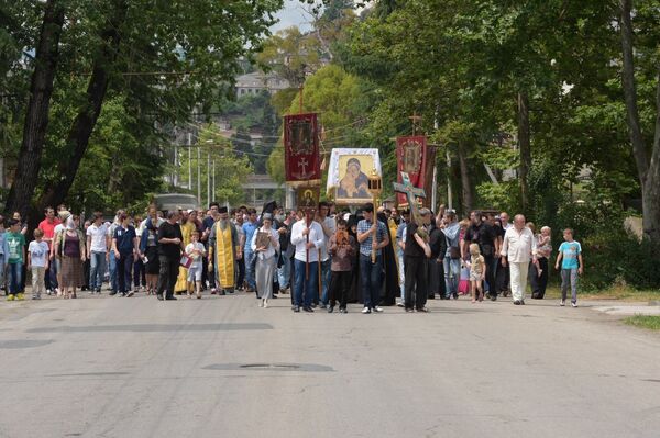 Крестный ход в Сухуме с Донской иконой Божьей Матери. - Sputnik Абхазия