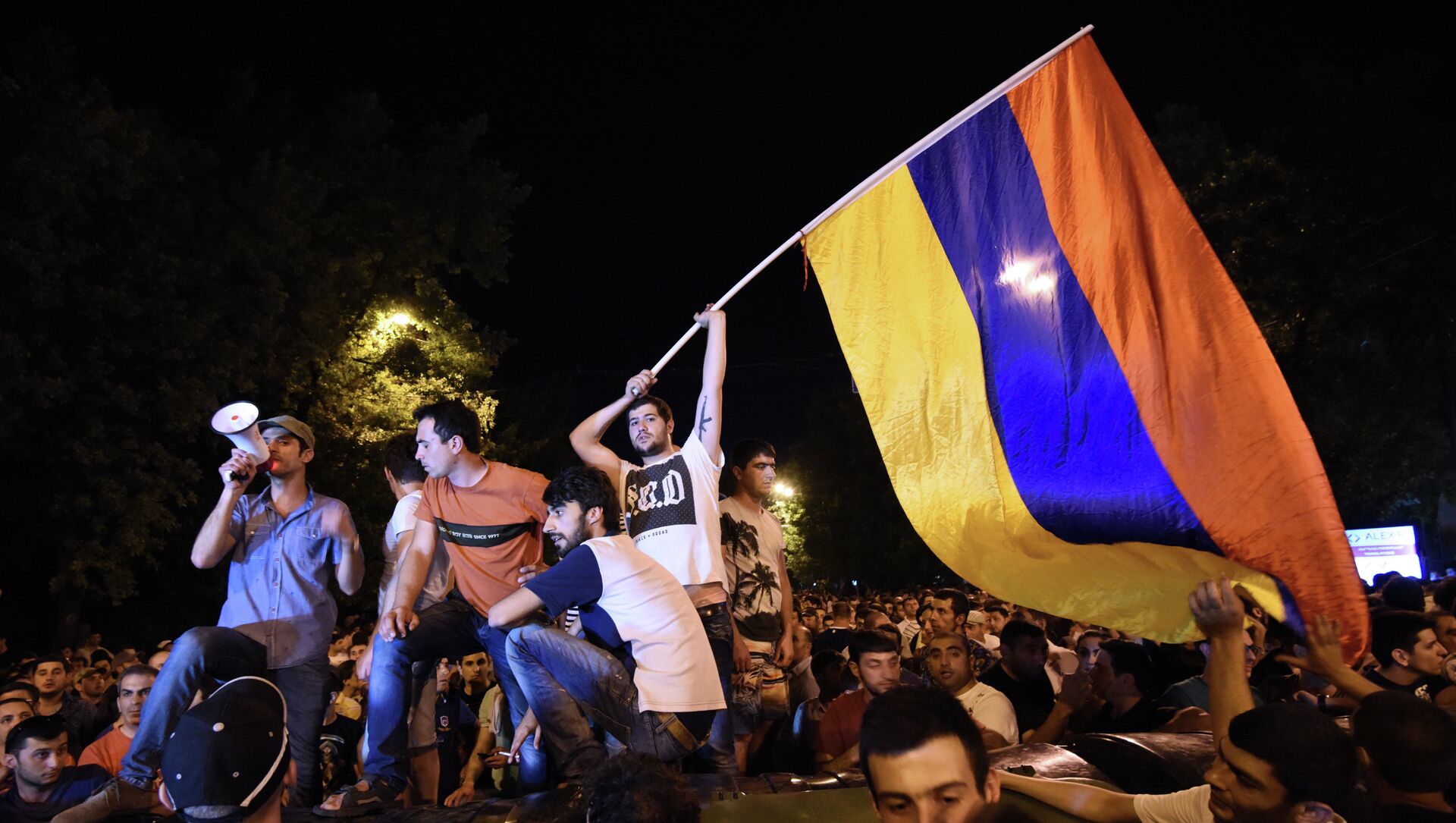 Акция протеста против повышения цен на электроэнергию в столице Ереване.23 июня 2015. - Sputnik Абхазия, 1920, 22.06.2021