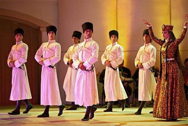 Концерт Государственного ансамбля народного танца Абхазии «Шаратын». Архивное фото. - Sputnik Абхазия