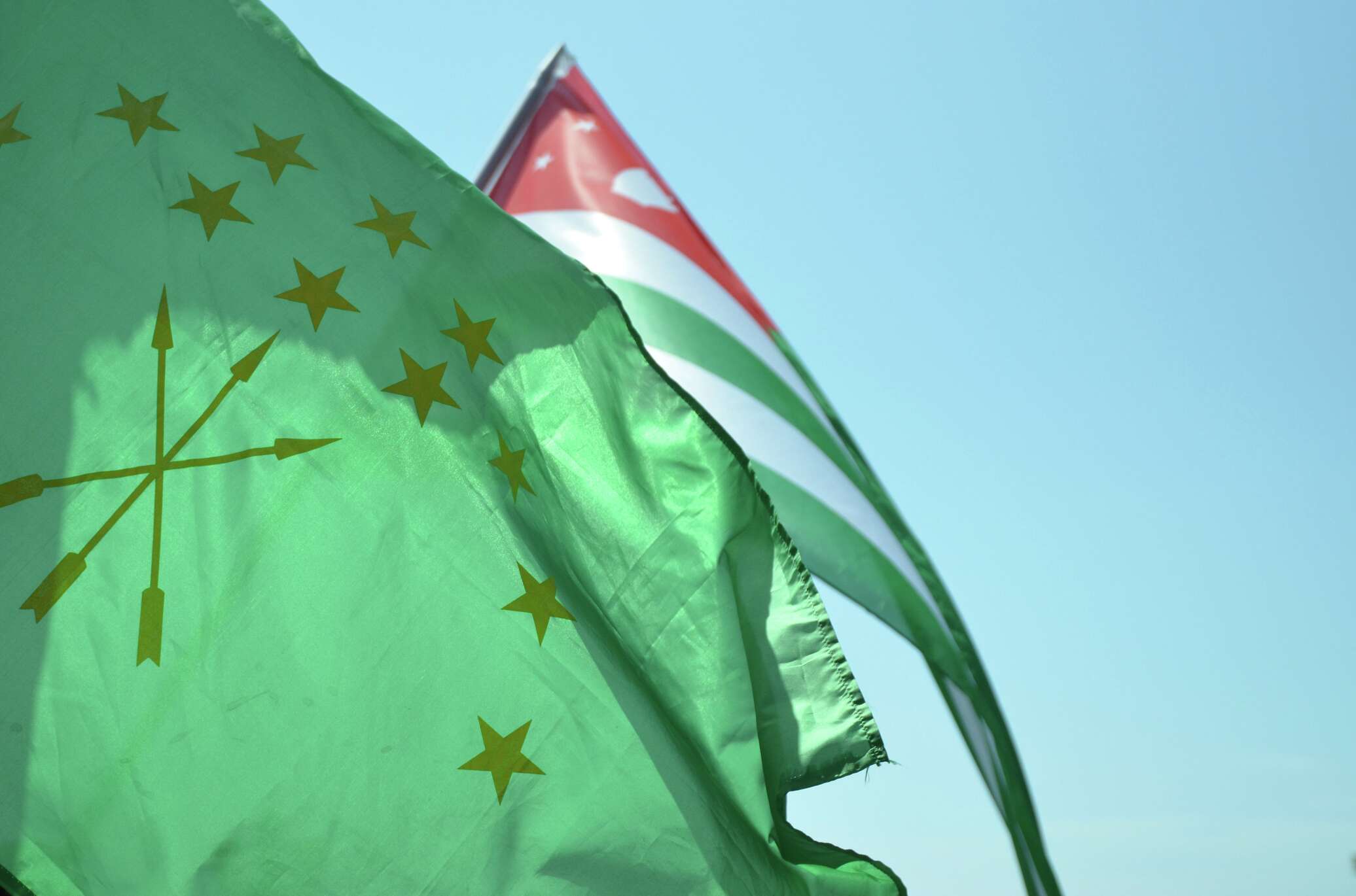 Черкесский флаг. Абхазо Адыгский флаг. Абазинский Абхазский Черкесский флаг. Абазинский флаг и Черкесский флаг. Черкесский флаг Спенсер