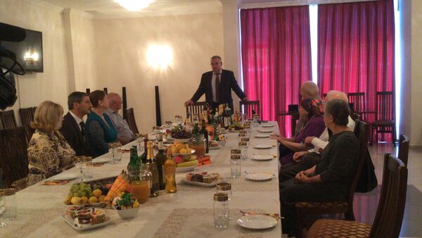 Посол наградил семейные пары из Абхазии за любовь и верность - Sputnik Абхазия