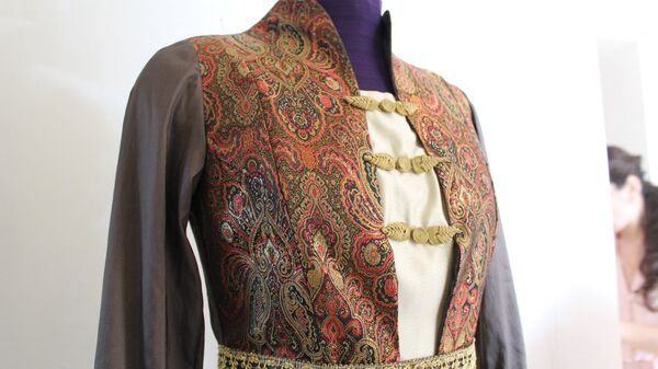 Абхазский национальный костюм. Модельер Мадина Чанба. - Sputnik Аҧсны
