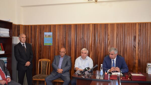 Президент представил сотрудникам Верховного Суда нового председателя - Sputnik Абхазия