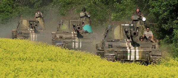 Лавров: ситуация в Донбассе напоминает подготовку к боевым действиям Лавров: ситуация в Донбассе напоминает подготовку к боевым действиям - Sputnik Абхазия