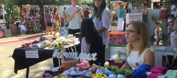 Выставка дизайнерских изделий Арт-маркет Выставка дизайнерских изделий Арт-маркет - Sputnik Абхазия