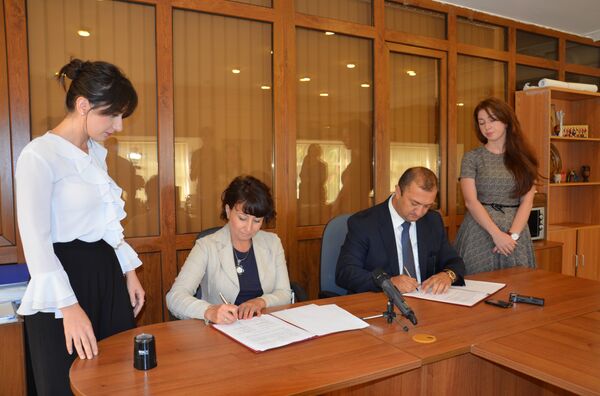 КБФ Ашана и международный фонд Апсны подписали соглашение о партнерстве. - Sputnik Аҧсны