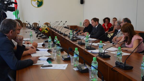 Абхазо-российский договор о правпомощи готов к ратификации в НС - Sputnik Абхазия