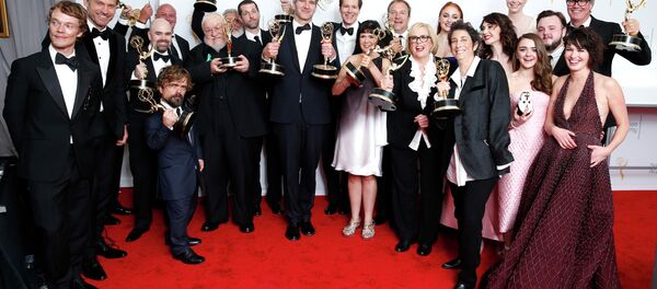 Команда сериала Игра престолов на церемонии премии Эмми. Команда сериала Игра престолов на церемонии премии Эмми. - Sputnik Абхазия