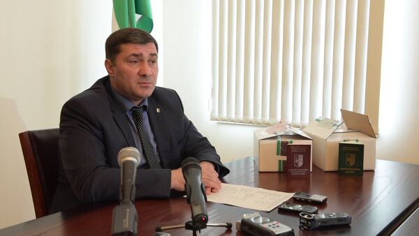 Шамиль Адзынба рассказал о первом этапе паспортизации - Sputnik Абхазия