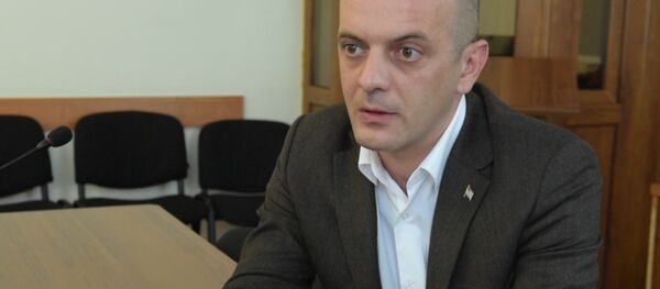 Парламентарий Алмас Джапуа рассказал о своей позициипо выходу из политического кризиса Парламентарий Алмас Джапуа рассказал о своей позициипо выходу из политического кризиса - Sputnik Абхазия