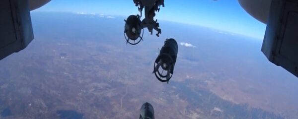 Нанесение точечных авиаударов ВКС России по укрытиям с бронетехникой и складам ГСМ - Sputnik Абхазия