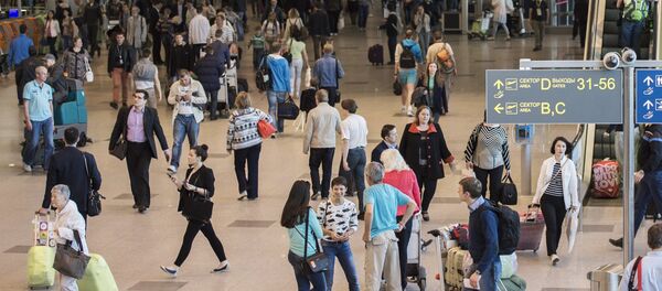 Пассажиры в аэропорту. Архивное фото. Пассажиры в аэропорту. Архивное фото. - Sputnik Абхазия