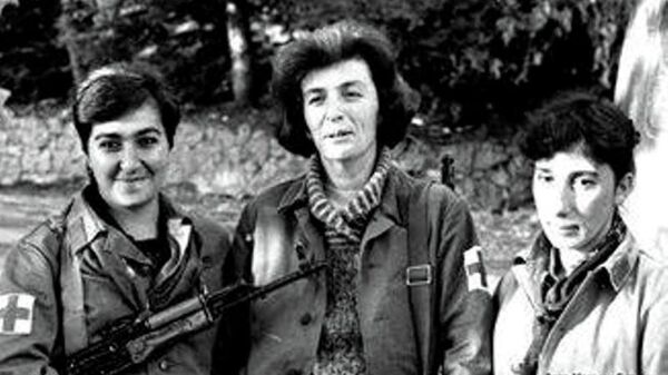 Жанна Гвинджия, Ира Папба, Ляля Аршба. Гумиста, 1992 г. - Sputnik Абхазия