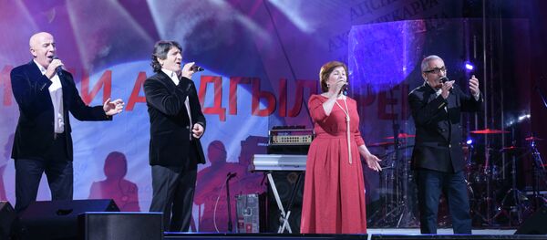 День Конституции Республики Абхазия - отметили 26 ноября в Сухуме на площади Свободы. - Sputnik Аҧсны