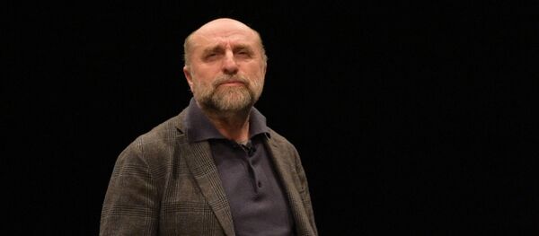 В проекте Sputnik. Чтения известный актер Кесоу Хагба читает поэзию Шинкуба - Sputnik Абхазия