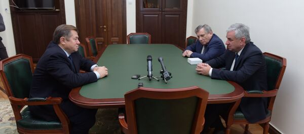 Рауль Ҳаџьымбеи Сергеи Глазиеви реиԥылара - Sputnik Аҧсны